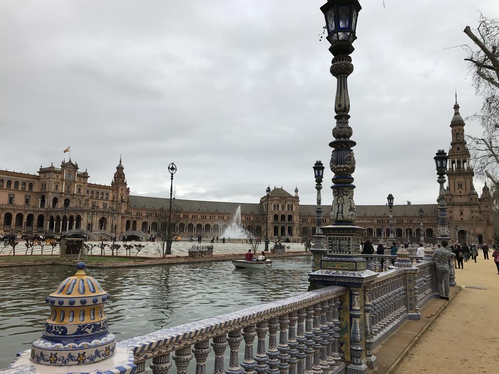 Pension Las Setas Sevilla Exteriör bild